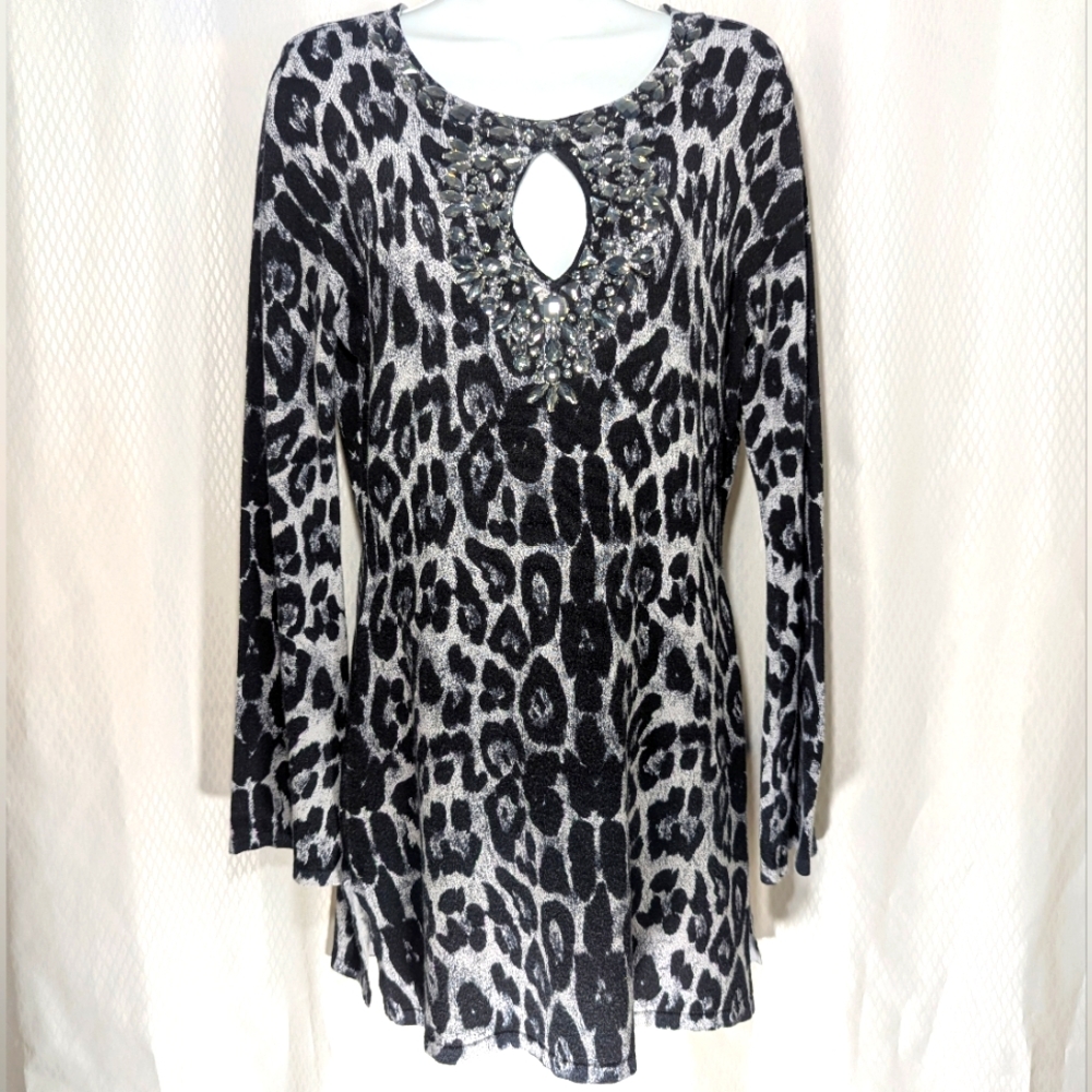 INC International Concepts Embellished Keyhole Tunic Sweater, Black/Grey, Medium